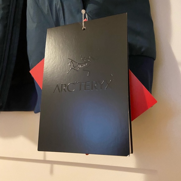 BRAND NEW- Arc’teryx bomber jacket - Picture 4 of 4